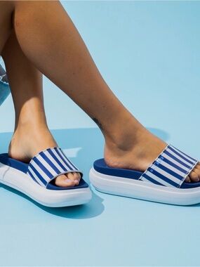 Reef Women's Cushion Bondi Bay Bluestone/Lane Blue Slides CJ6687